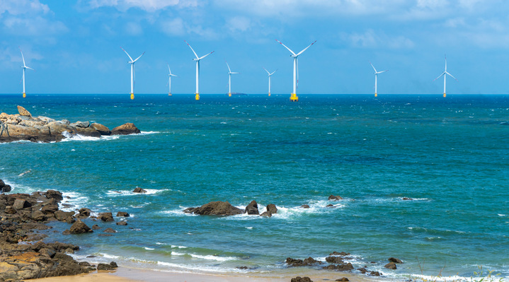 邹燕玲 水上风电83.jpg